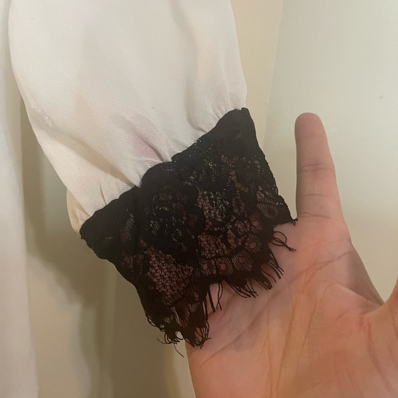 Day trip top. White with black detail.  Open back. Size large - Picture 3 of 5